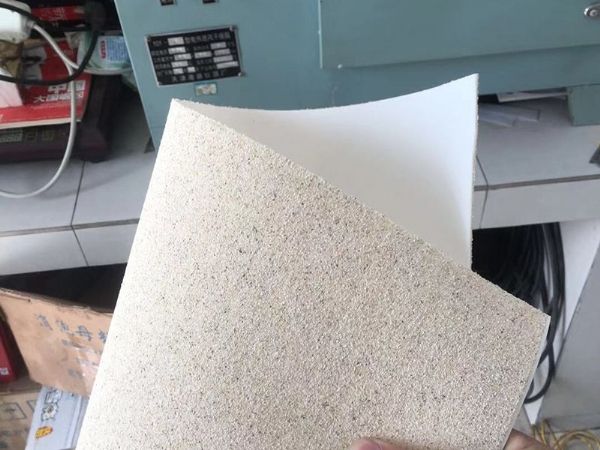 非沥青基自粘胶膜（白砂）1